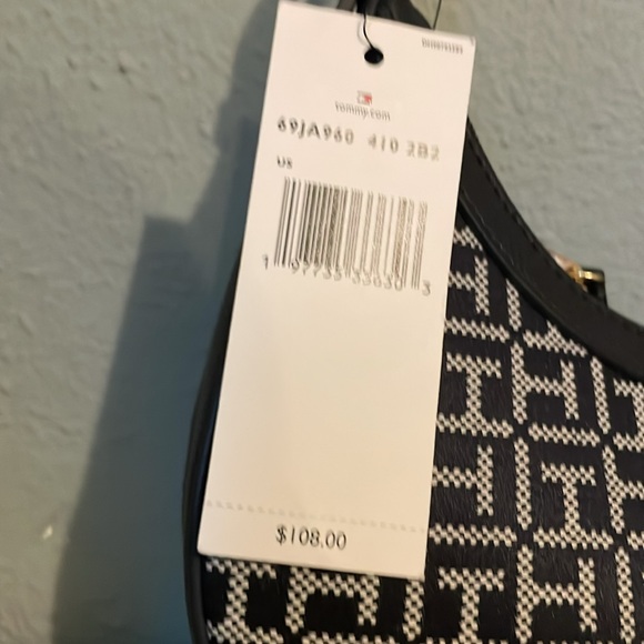 Tommy Hilfiger Geometric Shoulder Bag - Picture 2 of 5